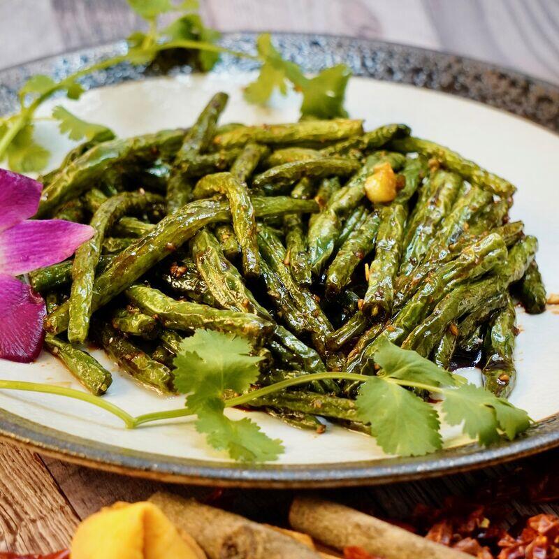 Dry Sauteed Garlic Green Beans